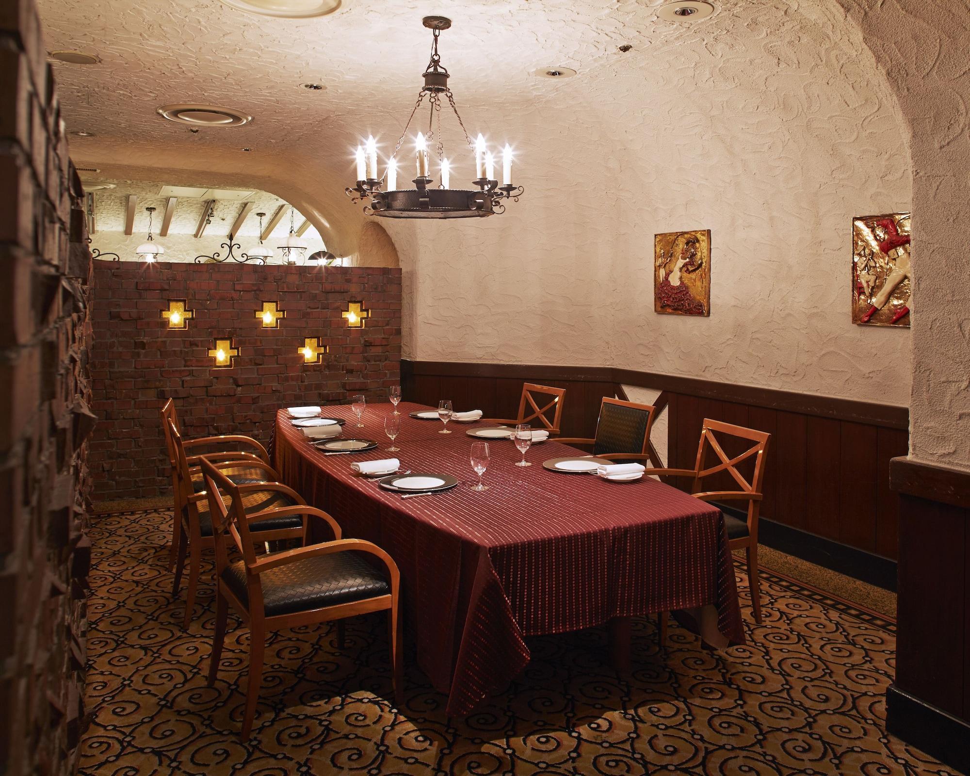 Hotel New Otani Hakata Fukuoka  Extérieur photo The restaurant's wine cellar